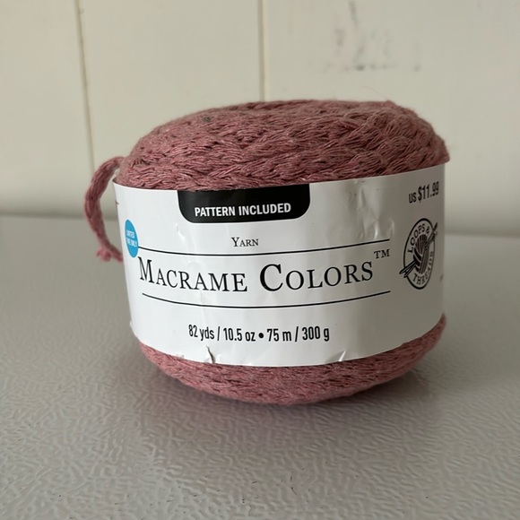 Yarn - NEW - Picture 1 of 3